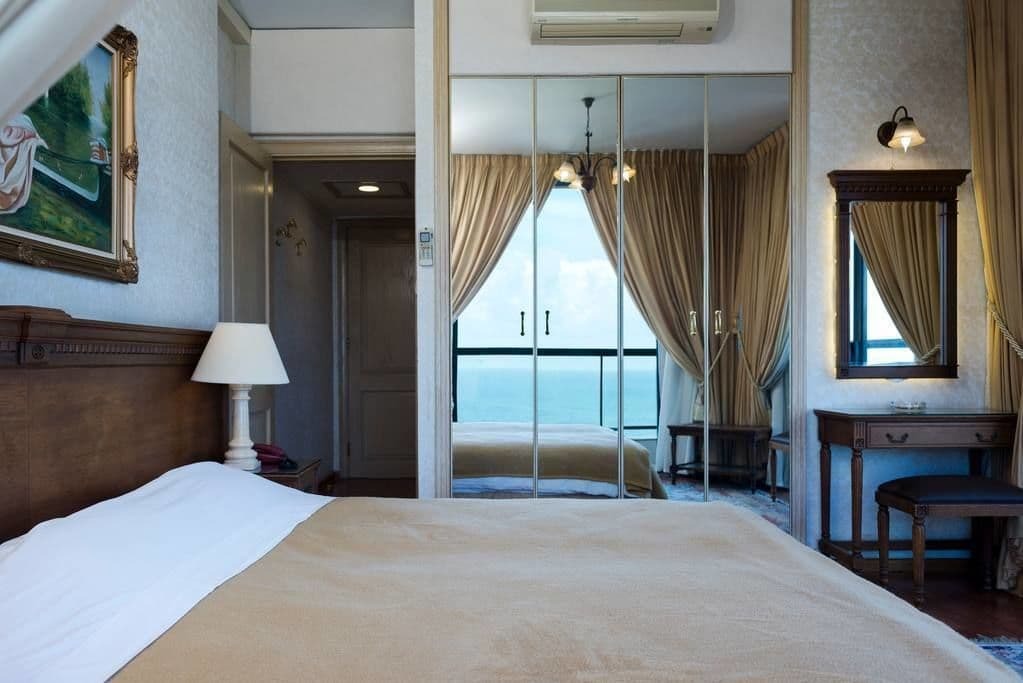 Holiday Home Suites Beirut Exterior photo